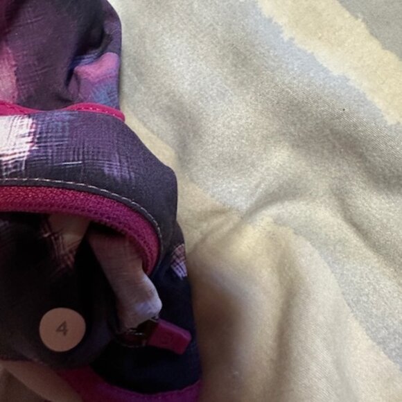 Lululemon Blooming Pixie shorts size 4 - Picture 2 of 3